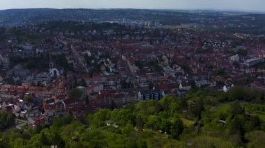 Yazın güneşli bir günde Almanya 'nın Stuttgart kentindeki hava manzarası