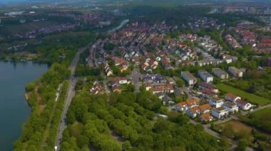 Yazın güneşli bir günde Almanya 'nın Stuttgart kentindeki hava manzarası