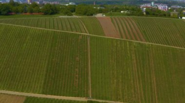 Yazın güneşli bir günde Almanya 'nın Stuttgart kentindeki hava manzarası