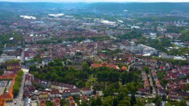 Yazın güneşli bir günde Almanya 'nın Stuttgart kentindeki hava manzarası