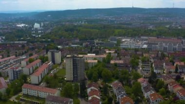 Yazın güneşli bir günde Almanya 'nın Stuttgart kentindeki hava manzarası