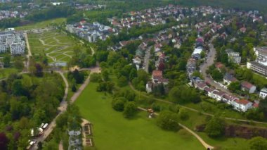 Yazın güneşli bir günde Almanya 'nın Stuttgart kentindeki hava manzarası