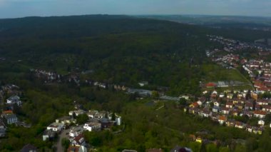 Yazın güneşli bir günde Almanya 'nın Stuttgart kentindeki hava manzarası