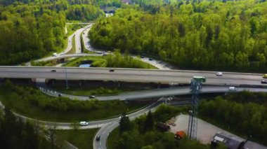 Otoban kavşağının hava manzarası, Autobahn, Stuttgart Almanya 'da güneşli bir bahar günü