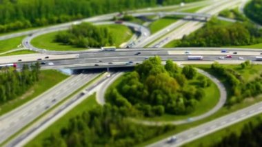 Otoyol çevresindeki hava manzarası, Almanya 'da güneşli bir bahar sabahı otoban kavşağı kreutz vaihingen stuttgart..