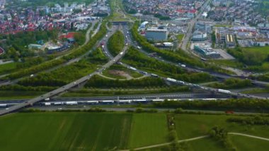 Leonberg Almanya 'sındaki otoban üçgeninin hava görüntüsü.