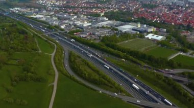 Leonberg Almanya 'sındaki otoban üçgeninin hava görüntüsü.