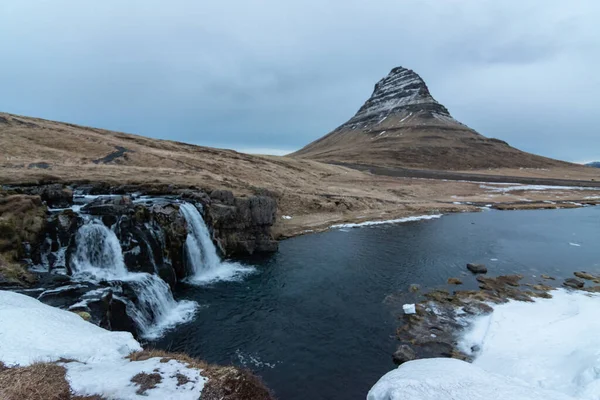 Kirkjufell ve şelale, İzlanda