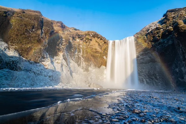 İzlanda 'da skogafoss' ta gökkuşağı