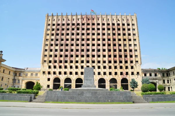 Заброшенное Здание Парламента Абхазии Сухуми Столице Сепаратистского Государства Абхазия — стоковое фото