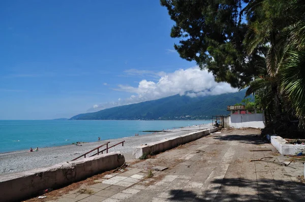 Ayrılıkçı Abhazya eyaletinin Gagra kıyısında bir şehir..