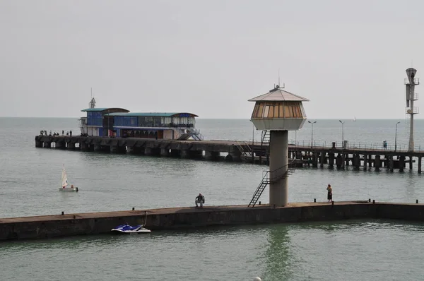 Abhazya 'nın başkenti Sukhumi' de bir liman..