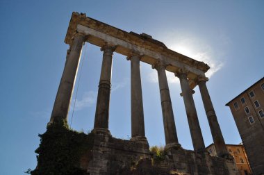 Roma, İtalya'nın Roma Forumu kalır.