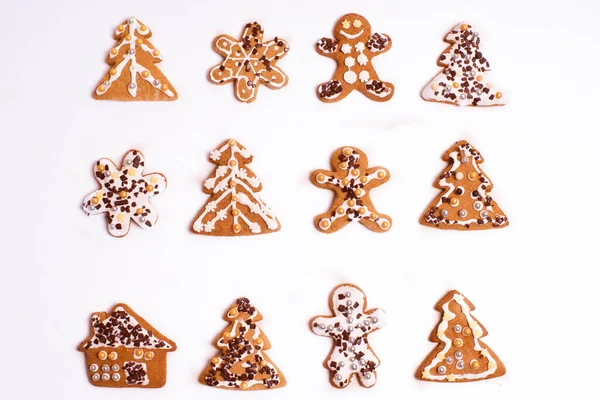 Weihnachten Lebkuchen Auf Weißem Hintergrund — Stockfoto