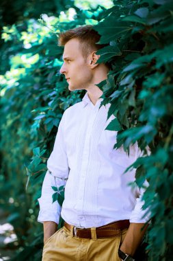 moda yakışıklı genç