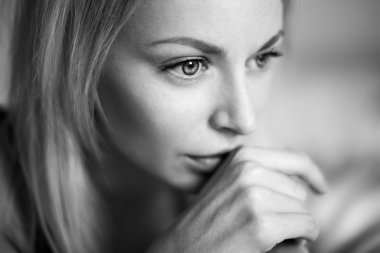 Genç güzel kadın.