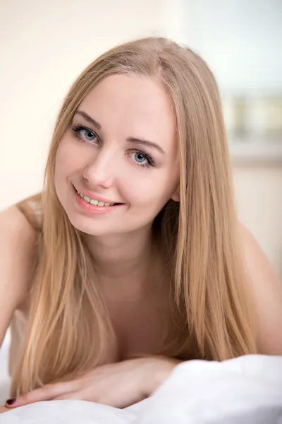 Girl In Bed — Stock Photo, Image