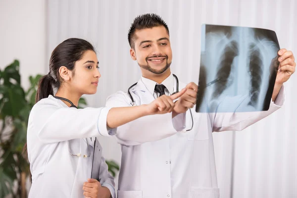 Medico indiano — Foto Stock