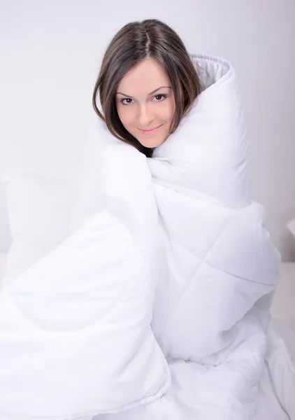 Chica en la cama — Foto de Stock