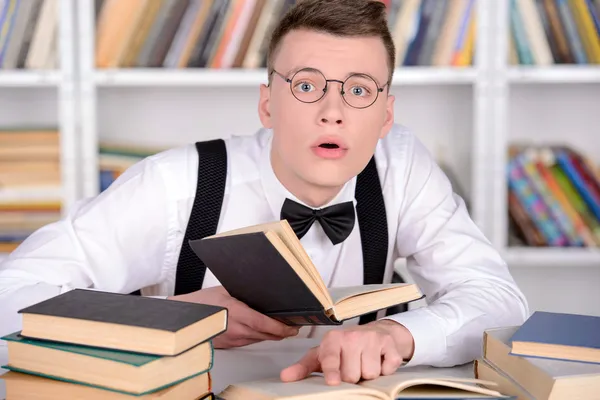 Intelligenter Schüler — Stockfoto