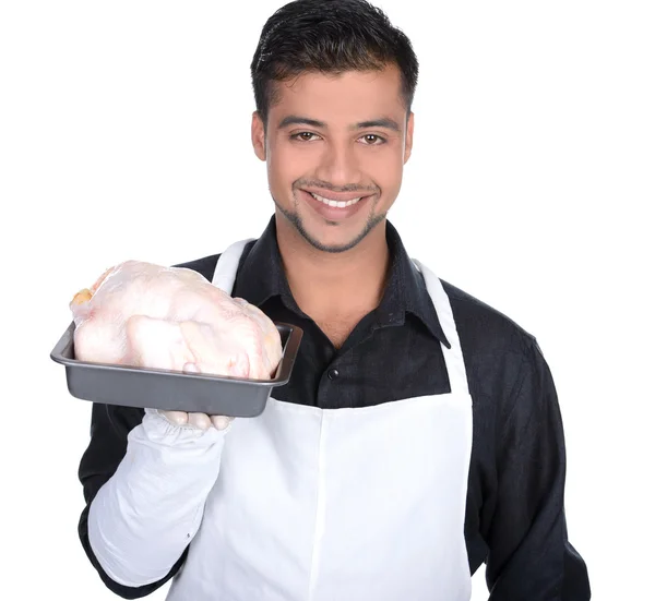 Jovem Bonitão Segurando Frango Açougueiro Profissional Avental Sorrindo Cozinhando Frango — Fotografia de Stock