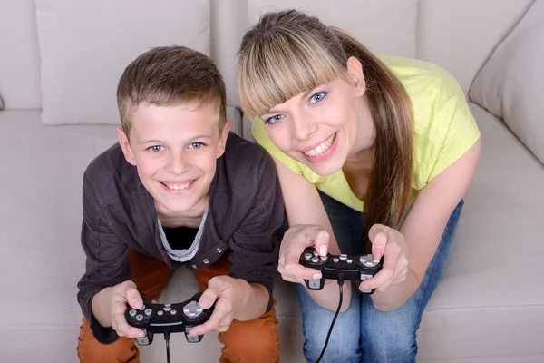 Madre e figlio a casa — Foto Stock