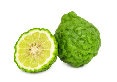 Beyaz arka planda Bergamot ve kaffir limonu izole edildi