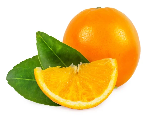 Soczysty Owoc Pomarańczowy Liśćmi Wyizolowanymi Białym Tle — Zdjęcie stockowe