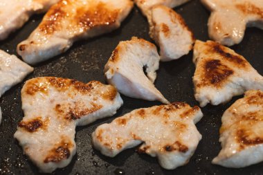 Izgarada hindi filetosu.