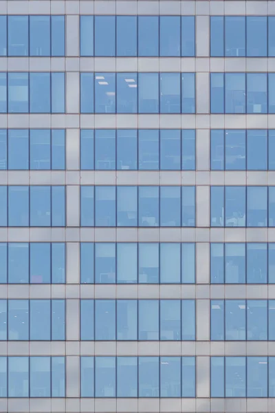Ein Teil Der Wand Eines Modernen Business Centers Mit Fenstern — Stockfoto