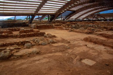 Quarter M belongs to the Protopalatial period and comprises thr largest, best-preserved and most important complex of this period in Crete. It was built around 1800 BC and destroyed by fire around 1700 BC