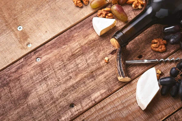 Bottle Wine Corkscrew Grapes Slice Cheese Camembert Nut Old Gray — Stock Photo, Image