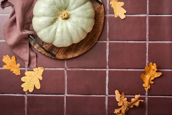 Kürnach Herbst Lebensmittel Hintergrund Mit Zimt Nüssen Und Saisonalen Gewürzen — Stockfoto