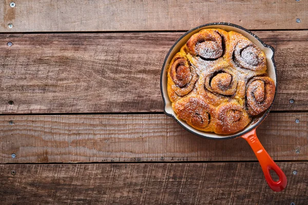 Cinnabon Kaneel Broodjes Broodjes Met Pompoen Noot Karamel Suiker Room — Stockfoto