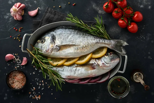 Raw Dorado Fresh Fish Sea Bream Ingredients Making Lemon Thyme — Stock Photo, Image