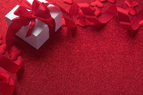 White Gift Boxes Red Ribbon Small Red Decorative Hearts Red — Stockfoto