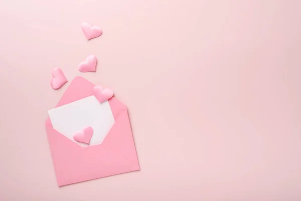 Tarjeta San Valentín Sobres Vacíos Rosados Con Mockup Blanco Blanco —  Fotos de Stock