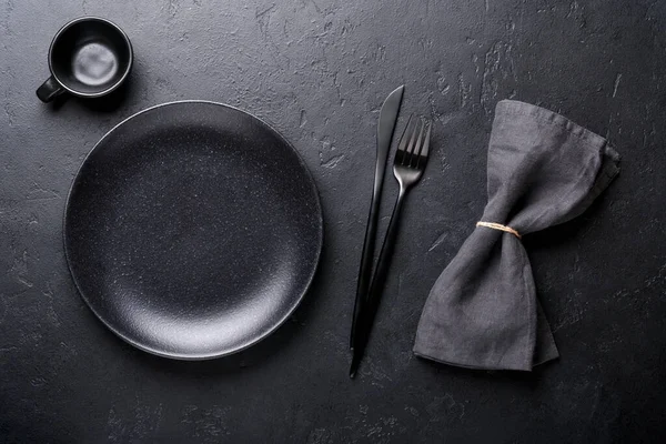 Cuchara Negra Tenedor Cuchillo Plato Negro Limpio Vacío Set Elegantes —  Fotos de Stock