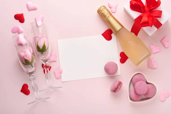 Alla Hjärtans Dag Gratulationskort Med Champagneflaska Presentförpackning Rött Band Och — Stockfoto