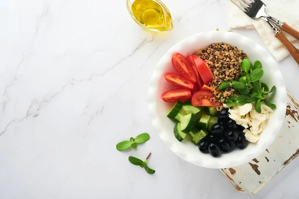 Healthy Vegetable Lunch Buddha Bowl Tomato Cucumber Mozzarella Cheese Quinoa — Stock Photo, Image