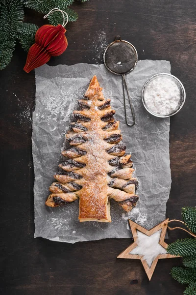 Puff Pastry Christmas Tree Chocolate Paste Sprinkled Powdered Sugar Old — 图库照片