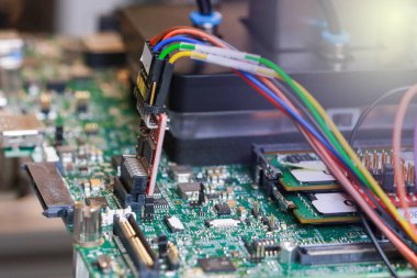 Elektronik devre çip işlemcisi. Yeşil PCB Bileşeni.
