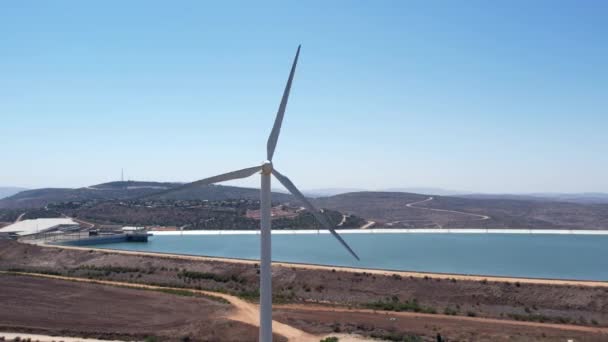 Las Turbinas Eólicas Giran Paisaje Rural — Vídeos de Stock