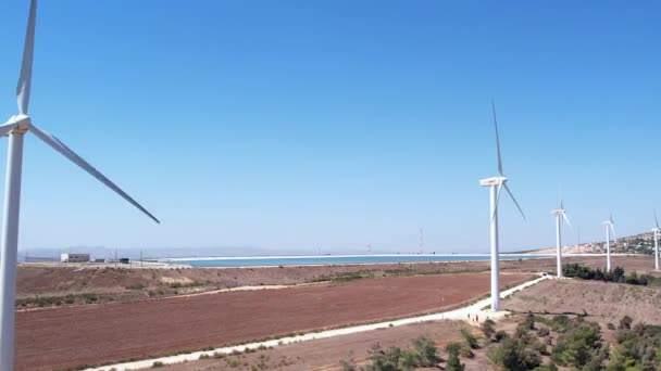 Las Turbinas Eólicas Generan Energía Limpia — Vídeos de Stock