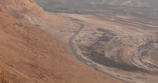 Winding Road Egy Hegyoldalon Sivatagban — Stock videók