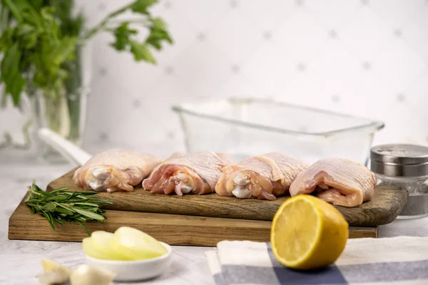 Rohe Hühnerbrust Auf Einem Tisch Hühner Kochen Einer Küche Rohe — Stockfoto