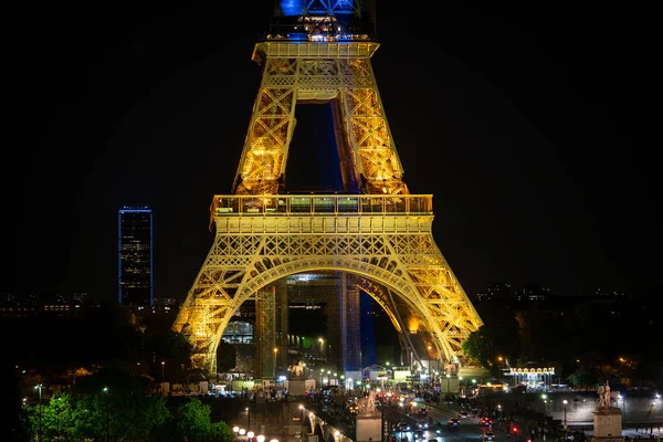 Eiffel Tower Night Lighting Colors Ukrainian Flag Close Copy Space — Foto Stock