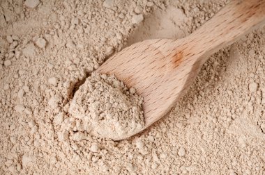 zeolit kaşık içinde