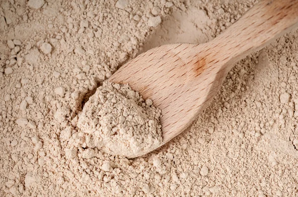 zeolit kaşık içinde