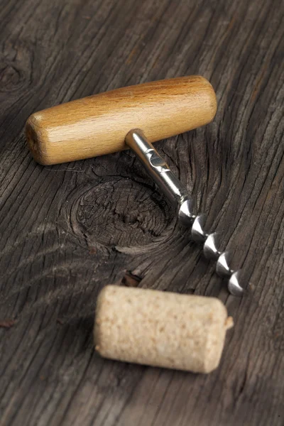 Wine corks with corkscrew — Stock Photo, Image